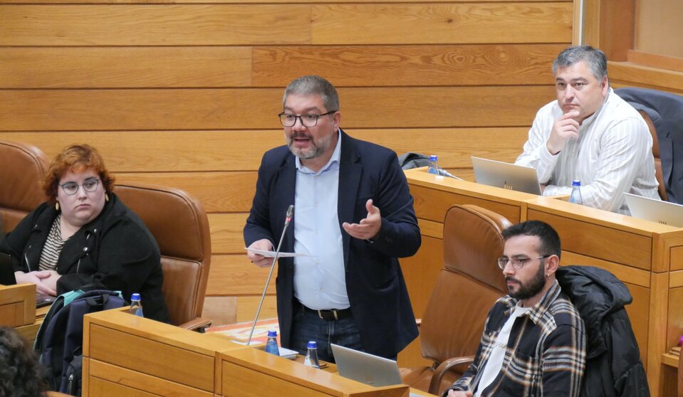 Oscar Insua no pleno do Parlamento 20-11-24