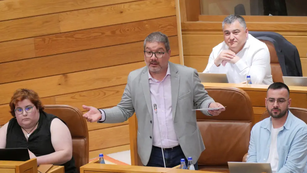 Oscar Insua no Pleno do Parlamento galego