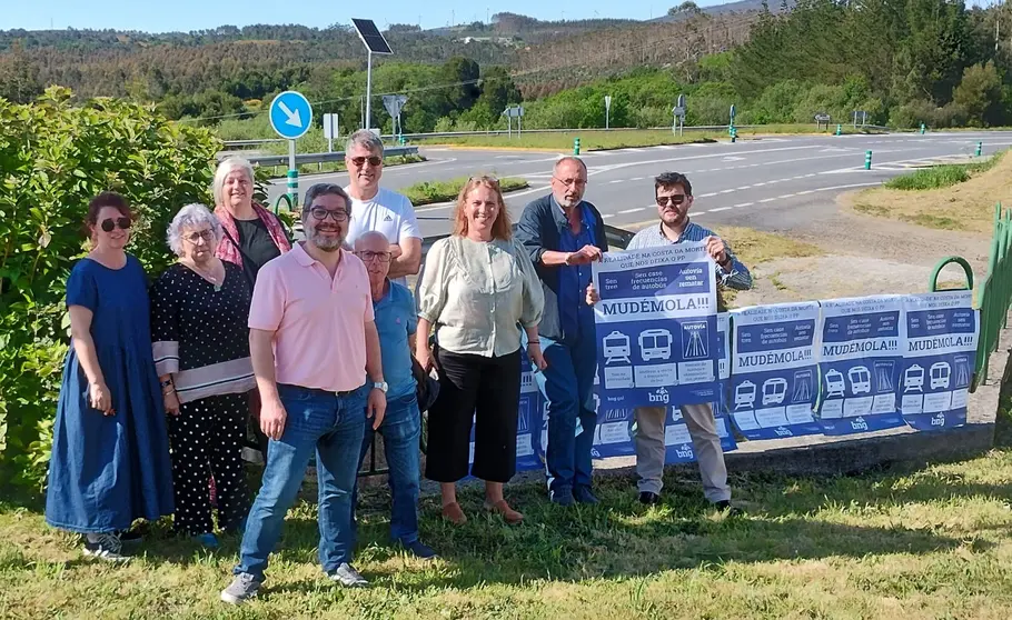 Acto do BNG en Berdoias para reivindicar o remate da autov&iacute;a