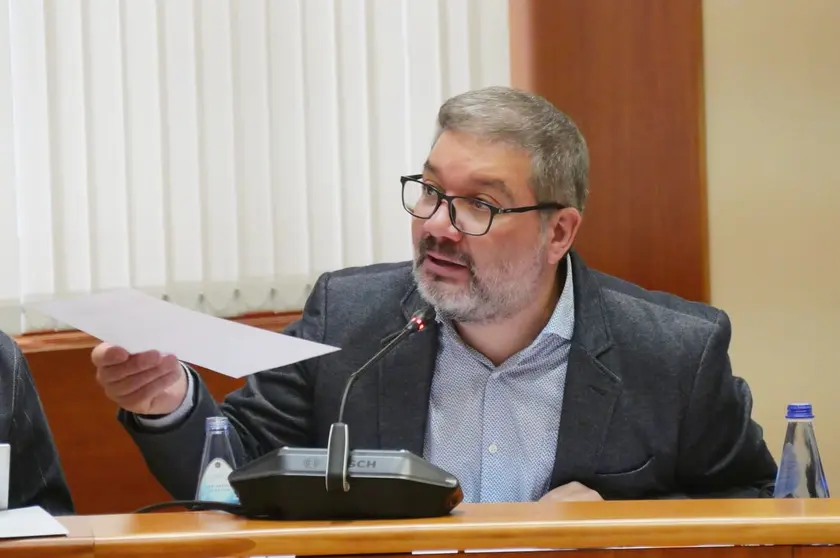 Oscar Insua, durante a intervenci&oacute;n na comisi&oacute;n parlamentaria (12-11-25)