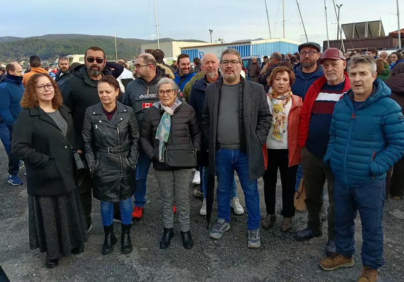 Membros do BNG da Costa da Morte na manifestaci&oacute;n de apoio &aacute; frota de pesca artesanal, celebrada en Corcubi&oacute;n (19/01/26)