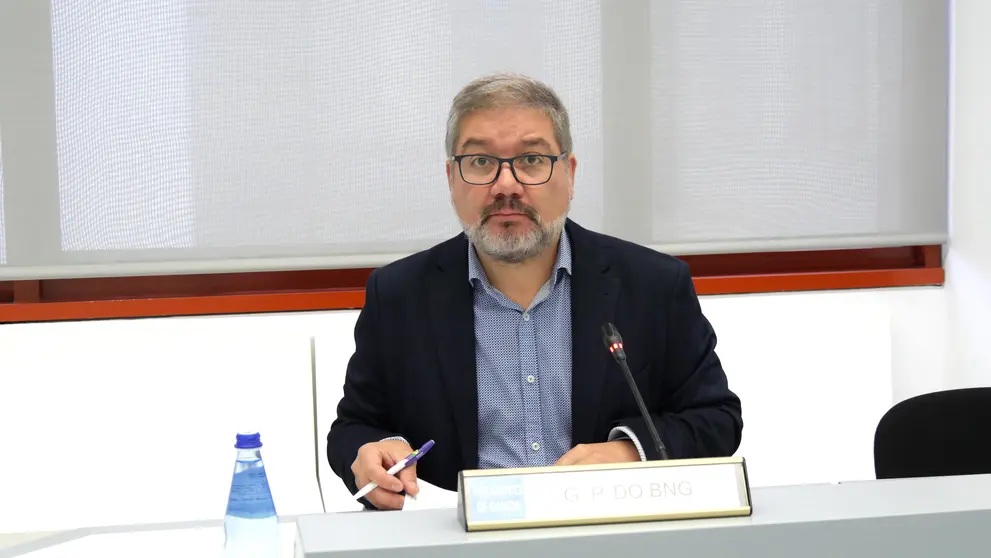 O deputado Oscar Insua na comisi&oacute;n de Industria do Parlamento galego