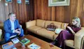 O deputado Oscar Insua traslada á Valedora do Pobo a necesidade de abrir o centro de día de Corcubión