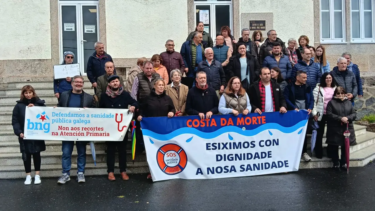 Concentraci&oacute;n pola atenci&oacute;n primaria en Baio, que foi apoiada polo BNG Costa da Morte (13/04/26)