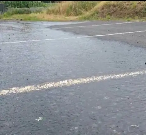 Fuga de auga en Cambeda (Vimianzo)