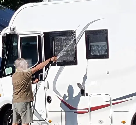 Autocaravana en Camari&ntilde;as