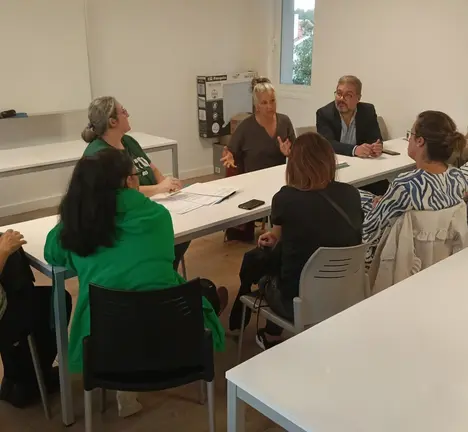 Reuni&oacute;n de Merc&eacute; Barrientos e Oscar Insua con ANPAs de Mux&iacute;a (17-09-25)