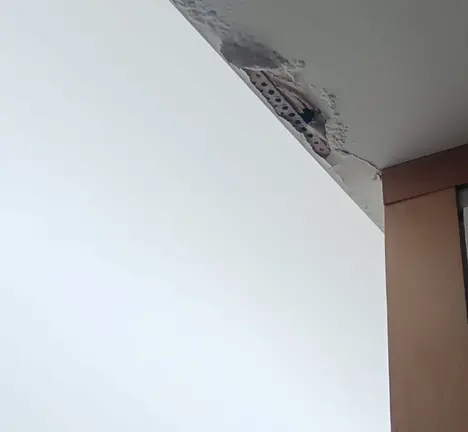 Filtraci&oacute;ns e pingueiras no Museo de Man de Camari&ntilde;as