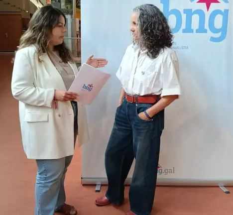Merc&eacute; Barrientos xunto &aacute; deputada de Plans da Deputaci&oacute;n da Coru&ntilde;a, Cristina Garc&iacute;a
