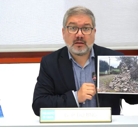 Oscar Insua levou a problem&aacute;tica do mosteiro de San Marti&ntilde;o de Oz&oacute;n &aacute; comisi&oacute;n de Educaci&oacute;n e Cultura do Parlamento galego