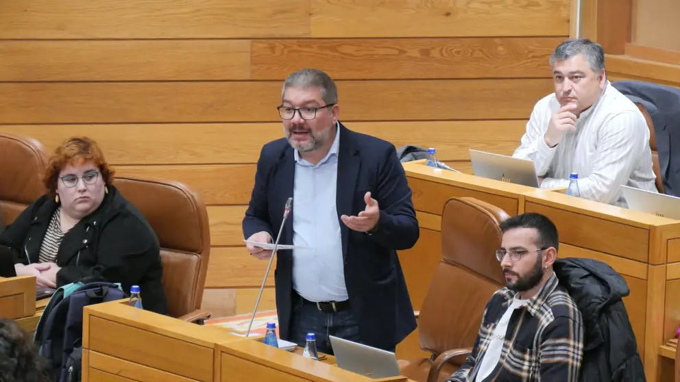 Oscar Insua no pleno do Parlamento 20-11-24