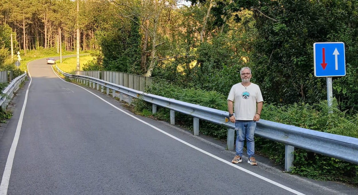 Serxio Domínguez na ponte da Pontenova